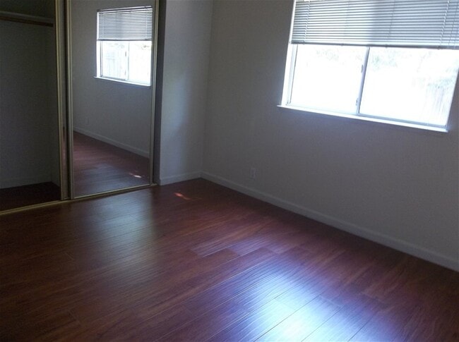 Building Photo - 954 Crisp Dr