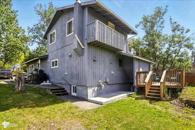 Primary Photo - 11406 Dawn St