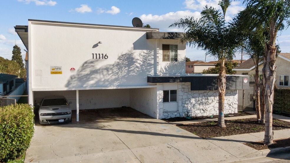 Building Photo - 11116 Berendo Ave