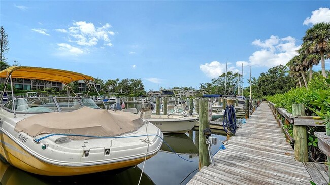 Building Photo - 1611 Clower Creek Dr