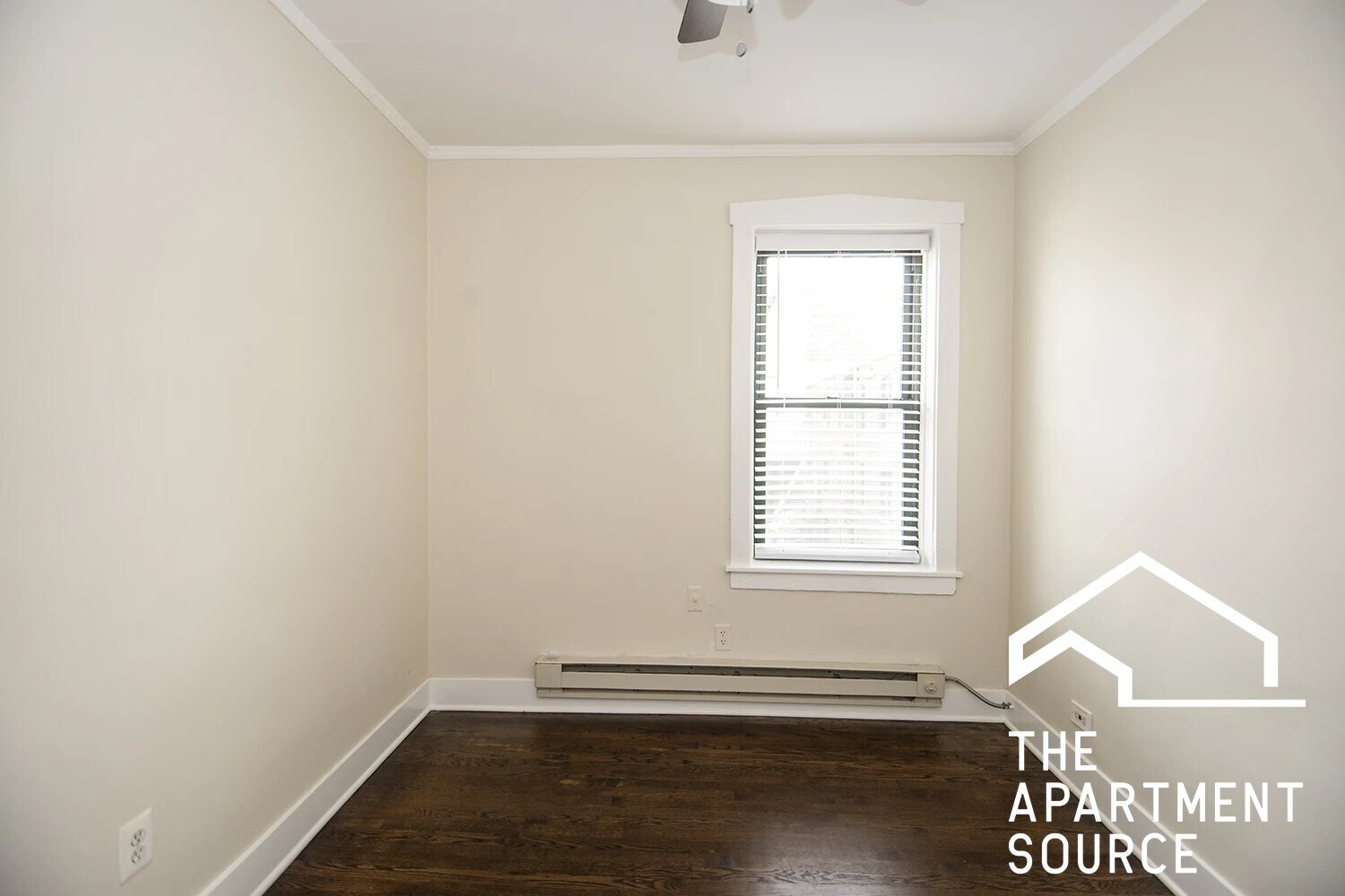 Building Photo - 3845 N Greenview Ave