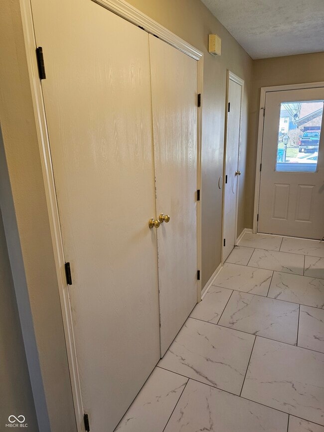 Building Photo - 403 Stillwood Ct