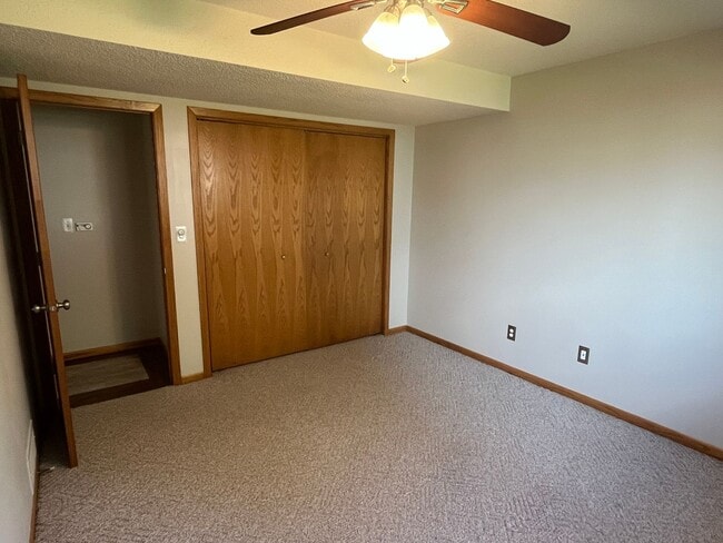 Building Photo - Beautifully Updated 4-Bed Home in Prime NW Location!