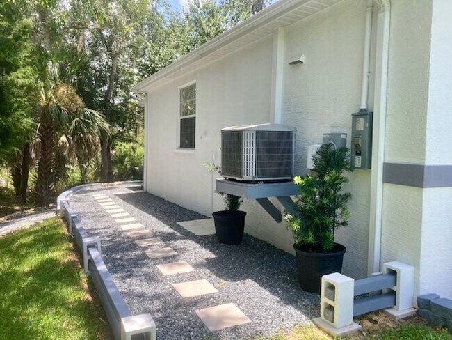 Building Photo - 11246 W Freshwater Path