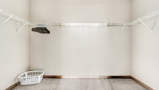 Building Photo - 215 Columns way