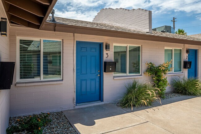 Building Photo - HALF OFF YOUR 1ST MONTHS RENT!!