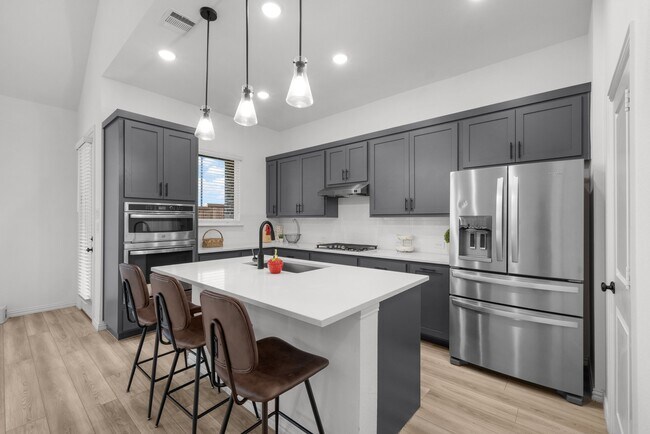 Building Photo - 7512 Jones Dr