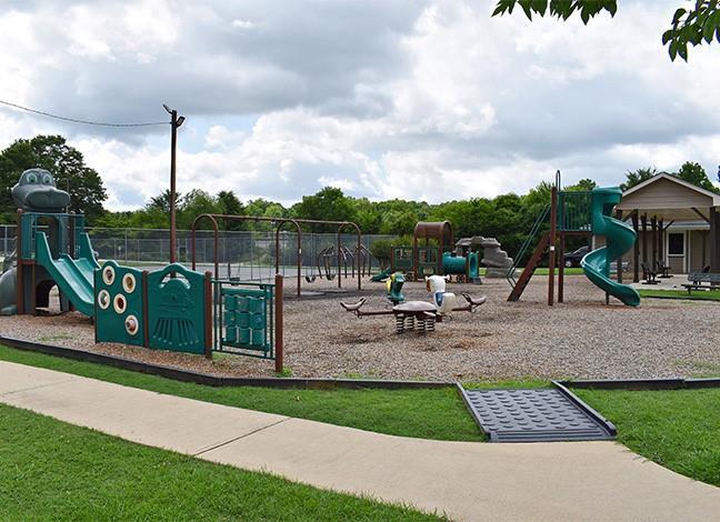 Building Photo - 5791 Lisa Ln