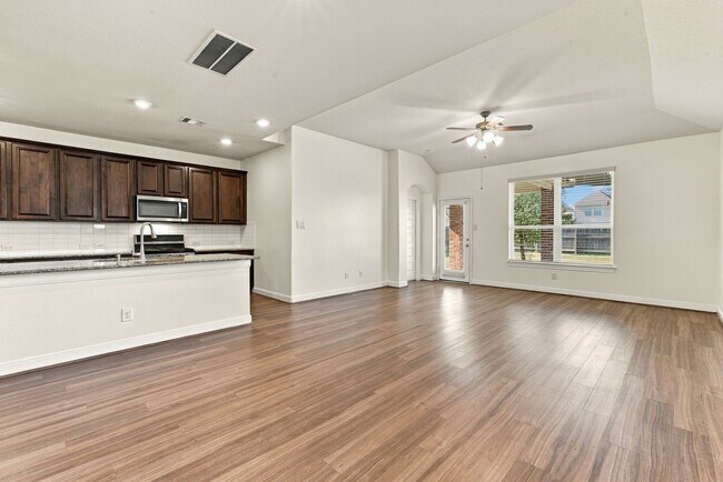 Building Photo - 24250 Prairie Glen Ln