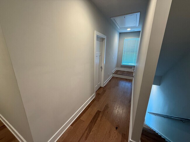Building Photo - Beauitiful Home in the heart of Ballantyne!!