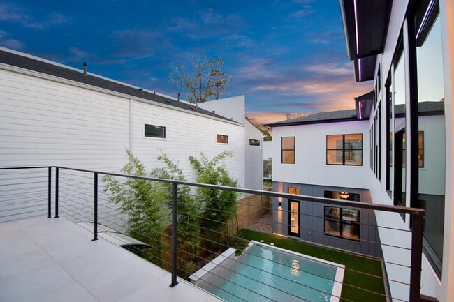 Building Photo - 5414 John Dreaper Dr