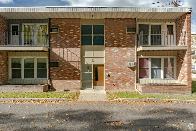 107 Fulton Ave - Vassar Garden Apartments