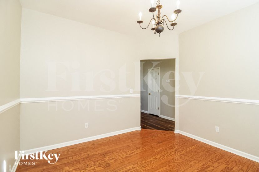 Building Photo - 225 Brycewood Dr