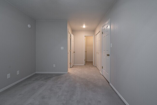 Building Photo - 2 Bedroom & 2 Bath Available in St. George!