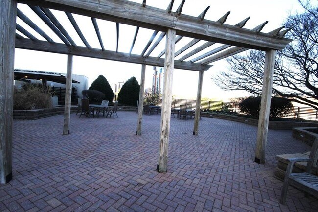 Building Photo - 4561 Olde Perimeter Way