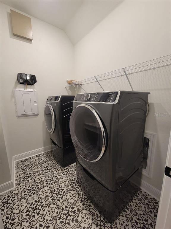 Building Photo - 7708 Paradiso Dr