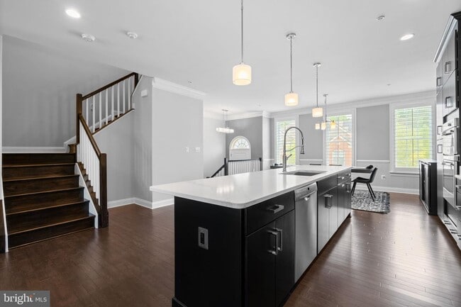 Building Photo - 8506 Pine Springs Dr