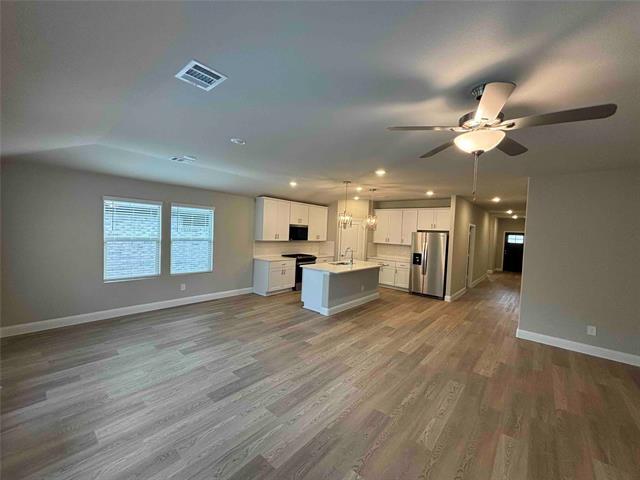 Building Photo - 1023 Emberwood Dr