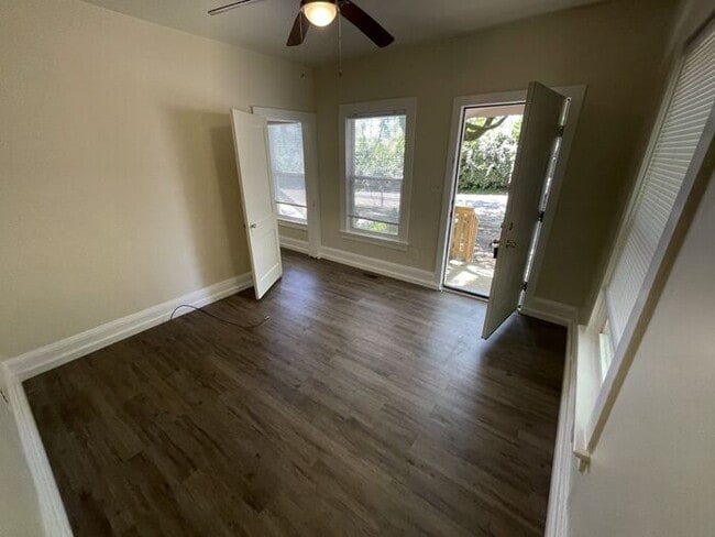 Building Photo - Duplex for rent!