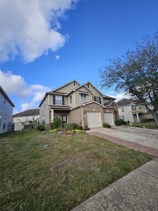 Building Photo - 13122 Stratford Skies Ln