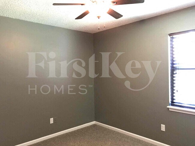 Building Photo - 10812 Carrington Ct