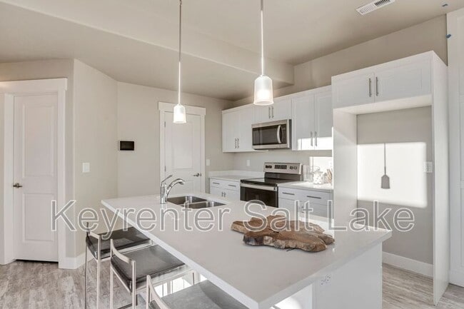 Building Photo - 1869 S 1080 W