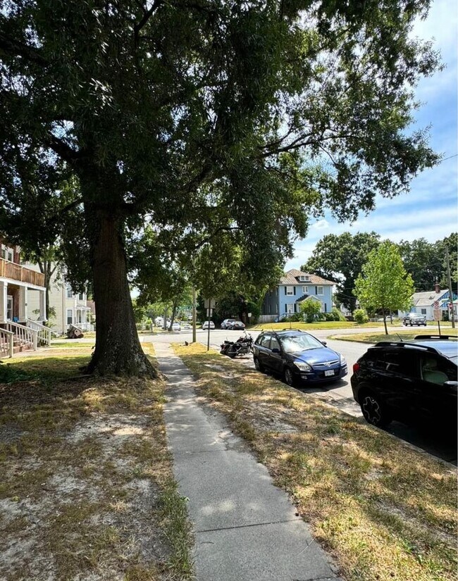 Building Photo - 2603 2nd Ave