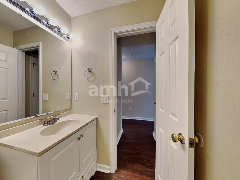 Building Photo - 103 Tripmont Ct