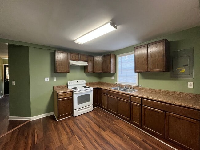Building Photo - 3330 Iantha St