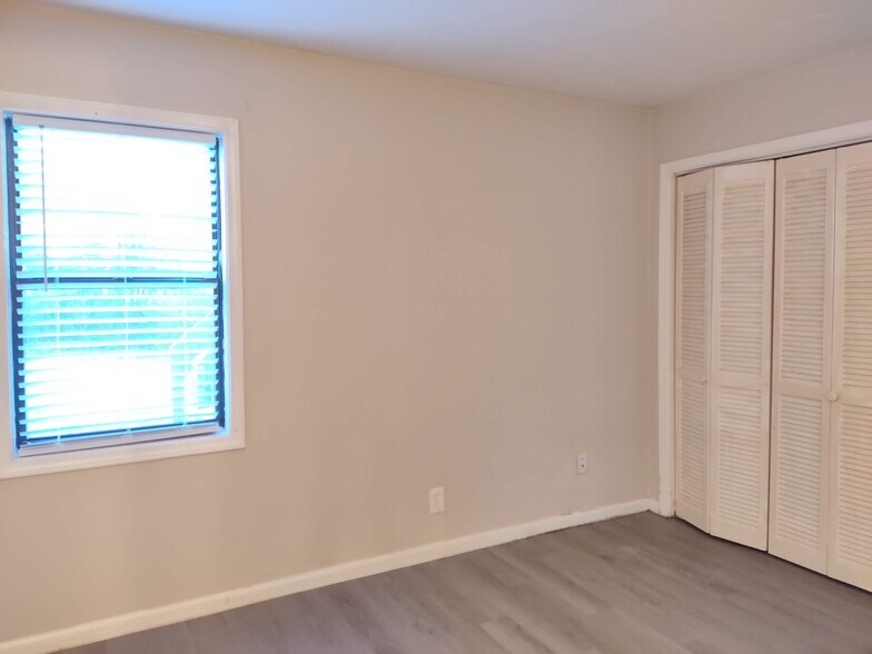 Building Photo - 110 Horizon River Dr