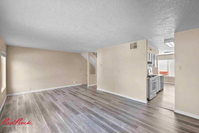 Building Photo - 1190 Pinecone Dr