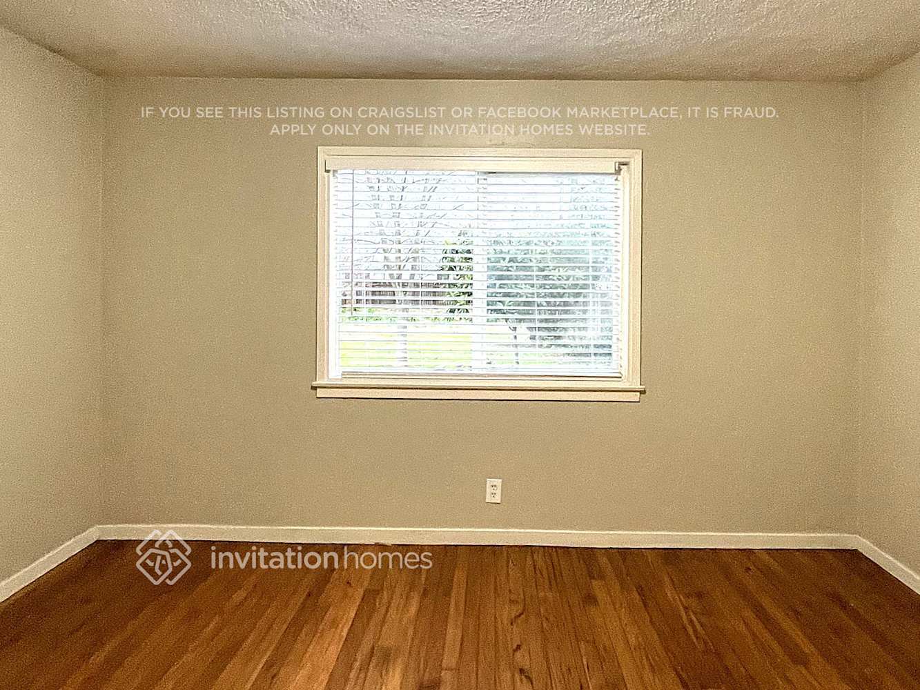 Building Photo - 2305 Carlsbad Ave