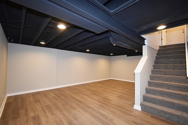 Building Photo - 1191 Meadow Ln