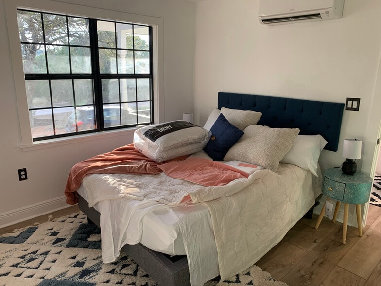 Building Photo - 17510 Lake Shore Dr