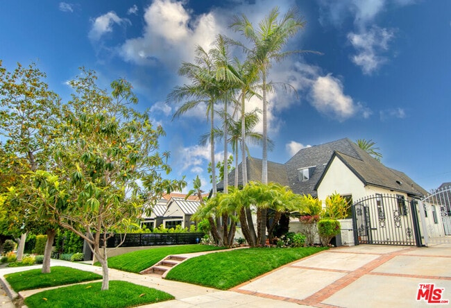 Building Photo - 449 S Citrus Ave