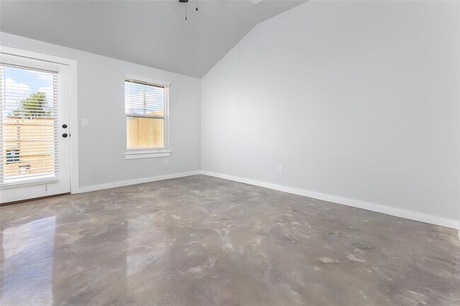 Building Photo - 2325 SW 90th Pl