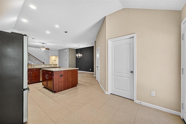 Building Photo - 18214 Almond Place Lane