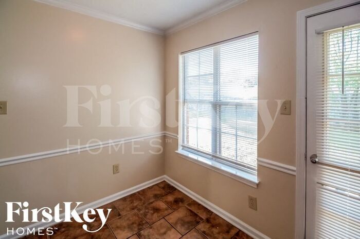 Building Photo - 7435 Bridle Cove