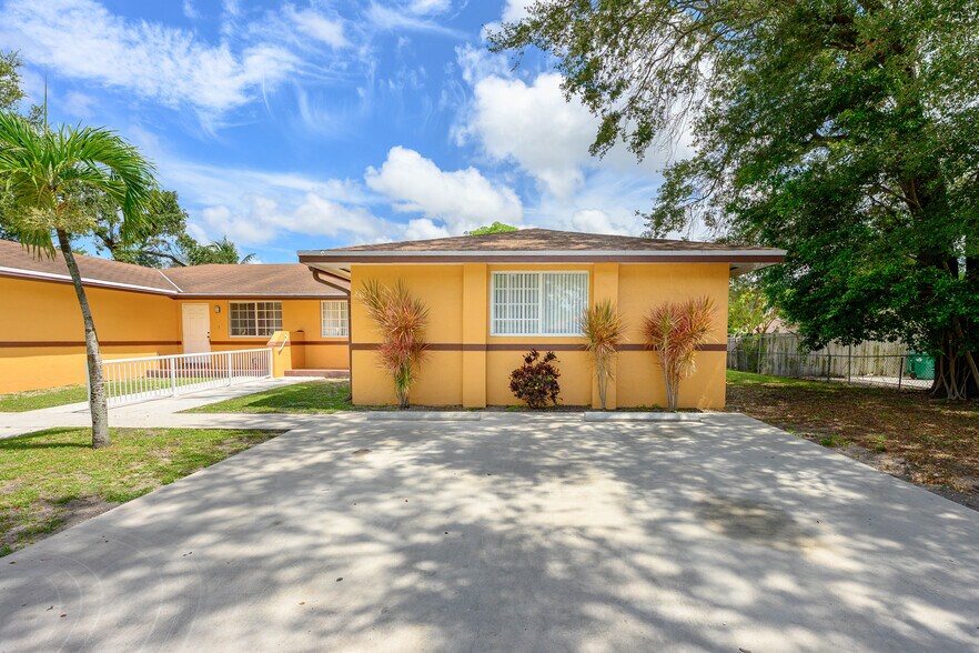 Building Photo - 2355 NW 99th Ter
