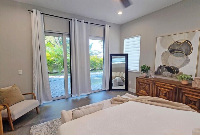 Building Photo - Bold Contemporary Sarasota Luxury Home. 4 Beds/ 4 Baths. Private Pool and Summer Grill.