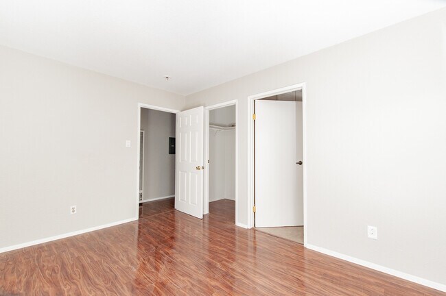 Building Photo - 1835 Carmona Ave