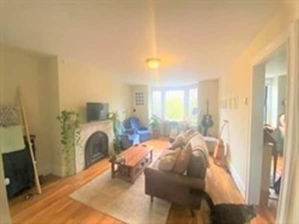 Building Photo - 207 W Newton St