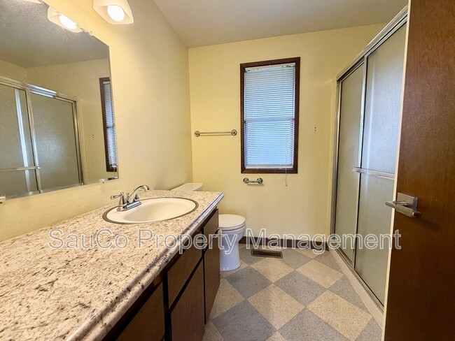 Building Photo - 344 S 2nd St