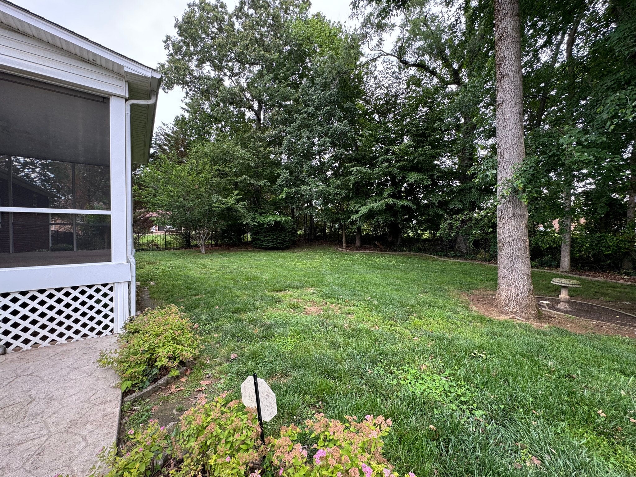 Building Photo - 224 Brookside Dr