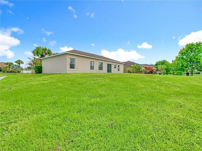 Building Photo - 4044 Marina Isle Dr