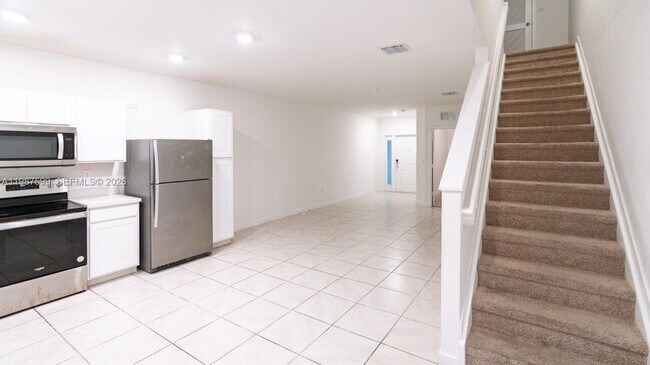 Building Photo - 137 NE 3rd St