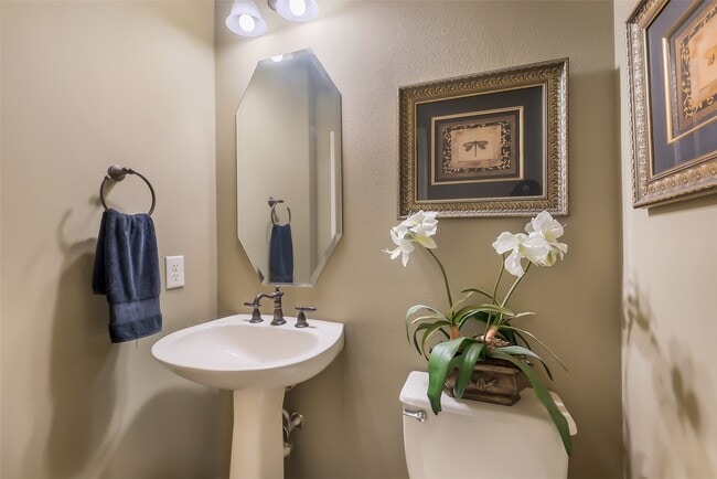 Building Photo - 2603 Little Lake Ct