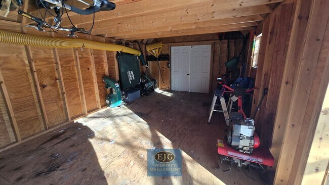 Building Photo - 126 Pinecrest Rd