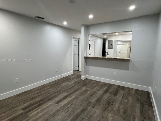 Building Photo - 3815 SW 89th Ave