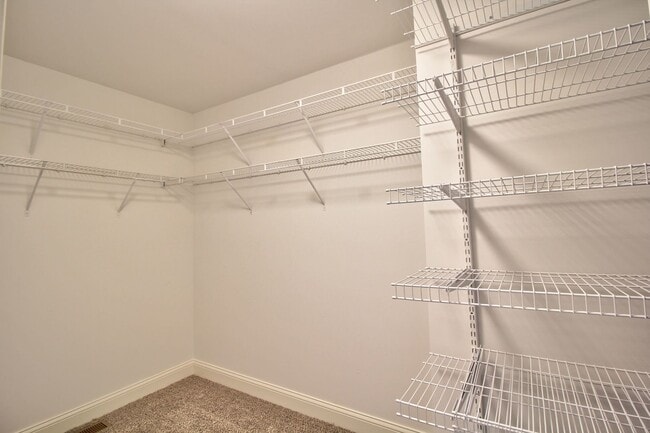Building Photo - 2259 Beresford Dr